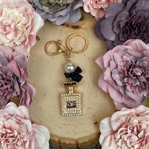 Chic Crystal Perfume Bottle Keychain Charm - Picture 8 of 16